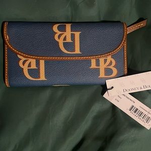 Dooney & Bourne wallet